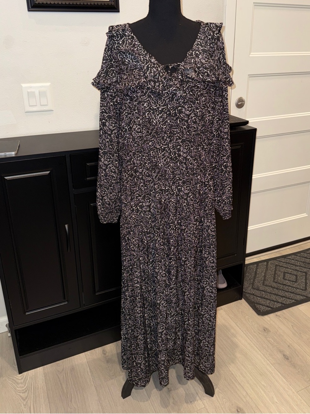 Universal Thread Black and White Floral Maxi Dress with Ruffle Detail